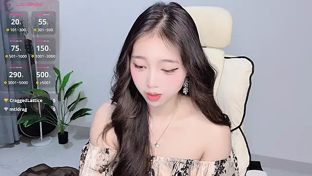 Yukiy8877 online show from March 2026 09:32:02 AM