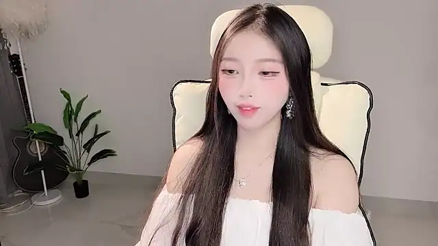 Yukiy8877 online show from April 2026 10:50:02 AM