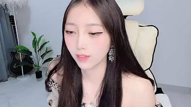 Yukiy8877 online show from April 2026 10:55:02 AM