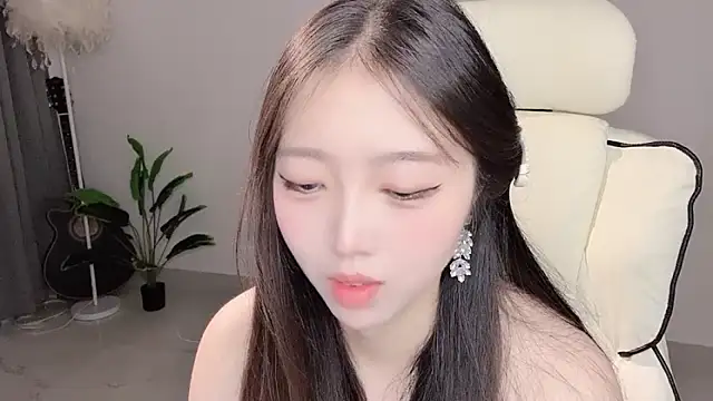 Yukiy8877 online show from April 2026 01:13:02 AM