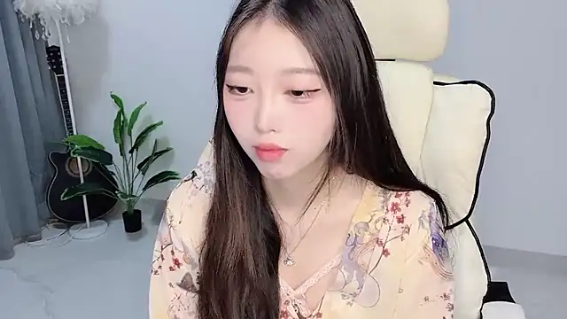 Yukiy8877 online show from April 2026 10:27:01 PM