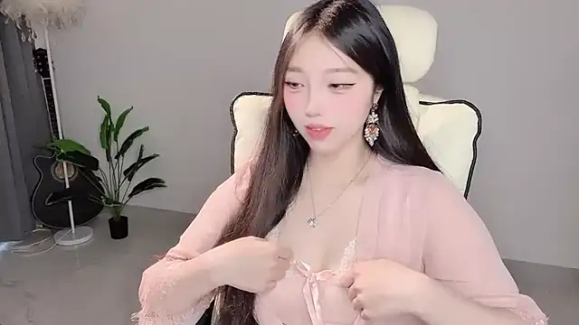 Yukiy8877 online show from April 2026 12:57:02 AM