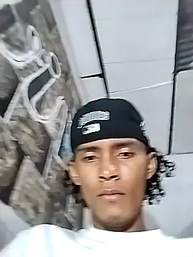 spittermasterpig1 online show from March 2026 01:56:01 PM