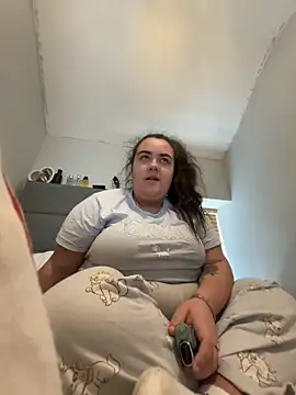 Khloeross online show from May 2026 02:53:01 PM