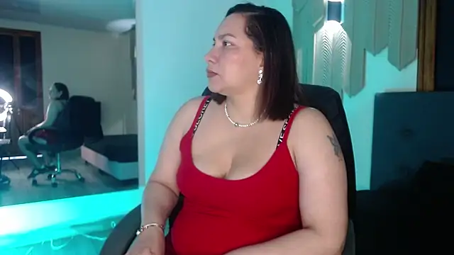 mia coral1 online show from April 2026 10:24:01 PM