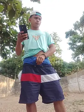 Snapshot of HOTRAINYGOLDEN chatting on March 2026 11:32:01 AM HOTRAINYGOLDEN online show from March 2026 11:32:01 AM