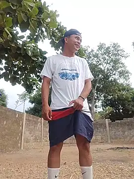 Snapshot of HOTRAINYGOLDEN chatting on March 2026 12:07:02 PM HOTRAINYGOLDEN online show from March 2026 12:07:02 PM