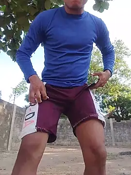 Snapshot of HOTRAINYGOLDEN chatting on March 2026 12:17:02 PM HOTRAINYGOLDEN online show from March 2026 12:17:02 PM