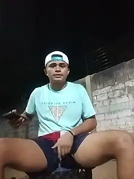 Snapshot of HOTRAINYGOLDEN chatting on March 2026 11:38:01 PM HOTRAINYGOLDEN online show from March 2026 11:38:01 PM