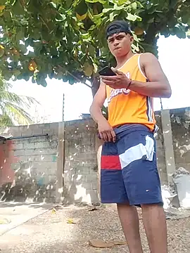 Snapshot of HOTRAINYGOLDEN chatting on April 2026 12:40:02 PM HOTRAINYGOLDEN online show from April 2026 12:40:02 PM