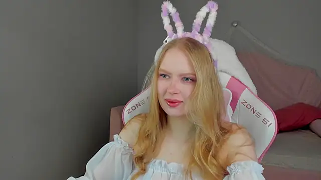 Snapshot of BellaVenatrix chatting on April 2026 05:03:01 AM BellaVenatrix online show from April 2026 05:03:01 AM