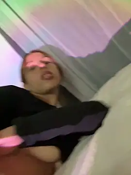 Andreakriss online show from April 2026 02:07:02 AM