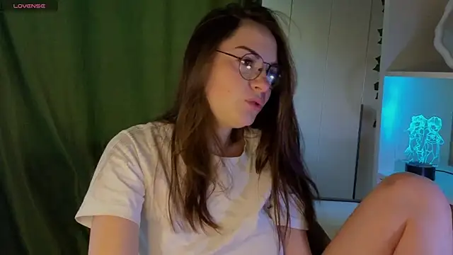 dark honey  online show from May 2026 01:49:02 AM