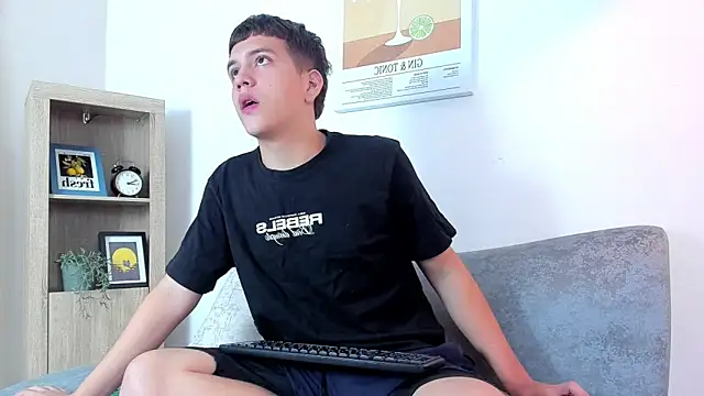 dennis hills online show from March 2026 01:12:02 PM