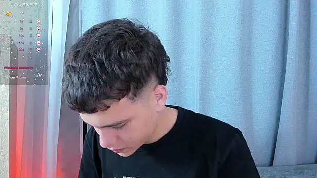 dennis hills online show from April 2026 12:34:01 PM