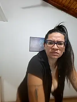 Gia-and-Lara online show from March 2026 12:32:01 AM