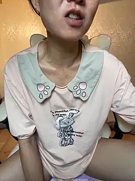 lilysister66 online show from May 2026 02:42:02 PM