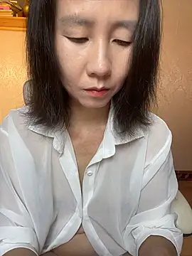 lilysister66 online show from May 2026 01:53:01 PM