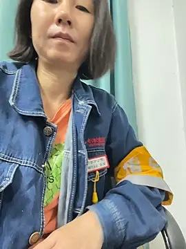 lilysister66 online show from June 2026 01:09:02 PM