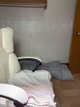 lilysister66 online show from April 2026 06:38:02 AM