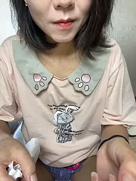 lilysister66 online show from May 2026 02:36:01 AM