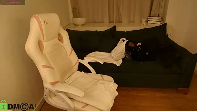 Stacy Tyler online show from April 2026 03:32:01 AM