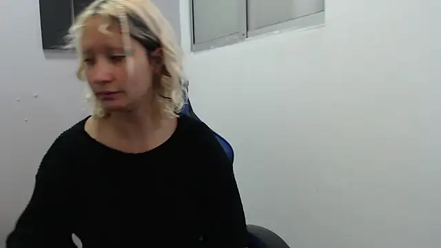 Snapshot of dafne_kim chatting on March 2026 01:10:02 PM dafne kim online show from March 2026 01:10:02 PM