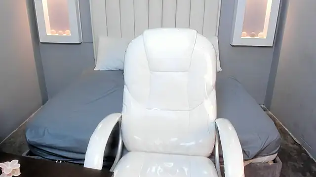 Snapshot of KeilyBennett chatting on March 2026 06:12:02 PM KeilyBennett online show from March 2026 06:12:02 PM