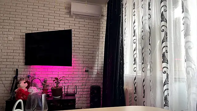 ElmiraDabato online show from April 2026 07:10:01 AM