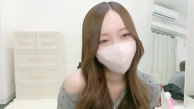 Snapshot of salachan_v chatting on April 2026 11:39:02 AM salachan v online show from April 2026 11:39:02 AM