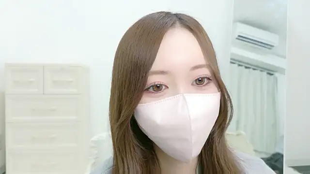 Snapshot of salachan_v chatting on April 2026 11:50:01 AM salachan v online show from April 2026 11:50:01 AM