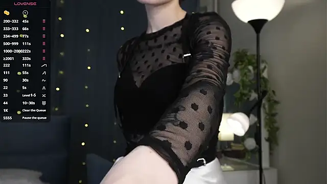 RubieNibbs online show from April 2026 06:45:01 PM