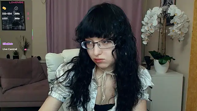 JordanSvetlik online show from May 2026 07:49:02 PM
