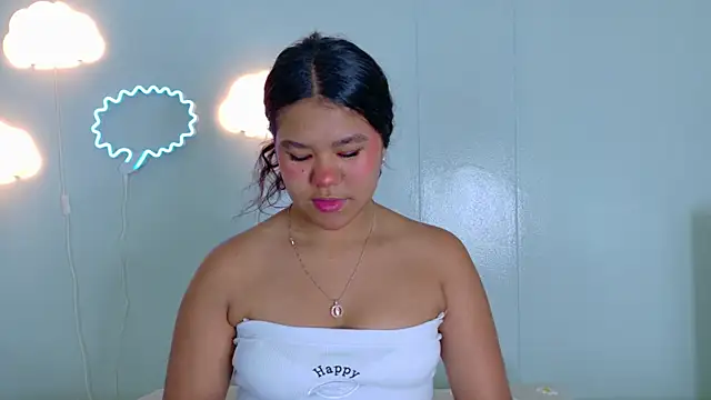 Snapshot of AhslyEvans__ chatting on May 2026 07:13:01 PM AhslyEvans online show from May 2026 07:13:01 PM