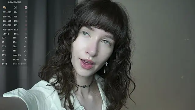 Snapshot of DellaLeck chatting on April 2026 07:48:01 PM DellaLeck online show from April 2026 07:48:01 PM