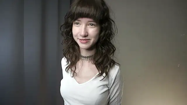 Snapshot of DellaLeck chatting on April 2026 07:20:02 PM DellaLeck online show from April 2026 07:20:02 PM