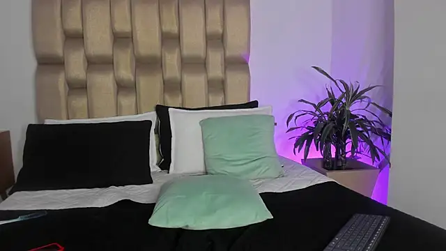 dasharoose online show from April 2026 08:21:01 PM