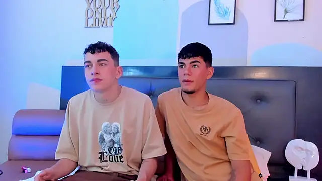 Snapshot of Duolust2 chatting on March 2026 11:42:01 AM Duolust2 online show from March 2026 11:42:01 AM