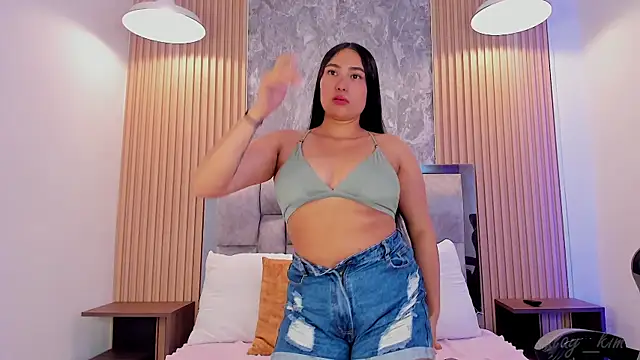 Sulay Kim online show from April 2026 07:58:02 PM