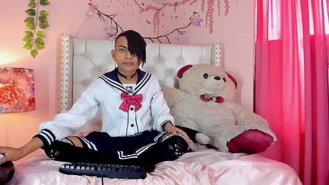 Snapshot of romeo_laurient chatting on April 2026 08:38:01 PM romeo laurient online show from April 2026 08:38:01 PM