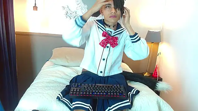 Snapshot of romeo_laurient chatting on April 2026 05:25:01 AM romeo laurient online show from April 2026 05:25:01 AM