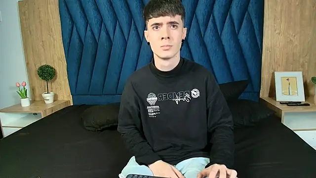 lio     online show from April 2026 03:02:02 AM