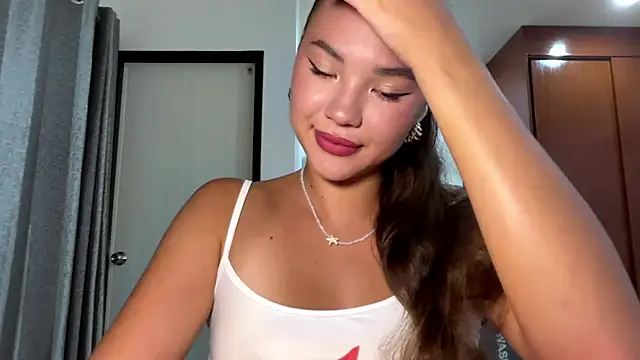 kamila 18 french online show from April 2026 02:13:02 PM