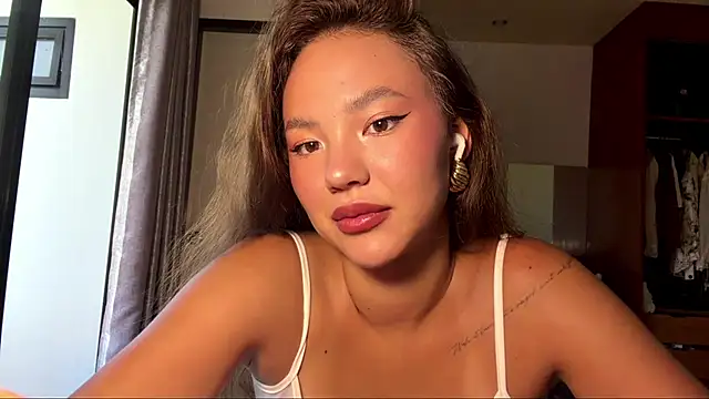kamila 18 french online show from March 2026 05:18:01 AM