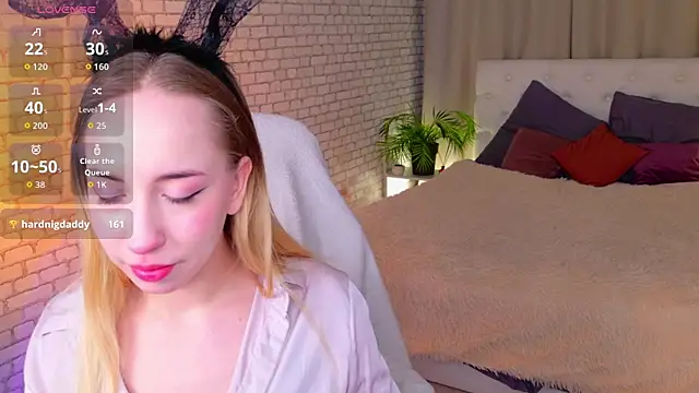 ShadowSparkle online show from April 2026 10:01:01 PM