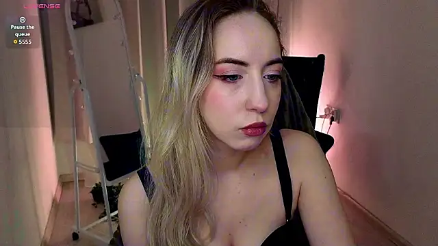 ShadowSparkle online show from March 2026 02:02:01 AM