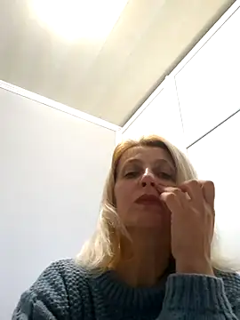 MiaLove183 online show from April 2026 11:50:01 AM