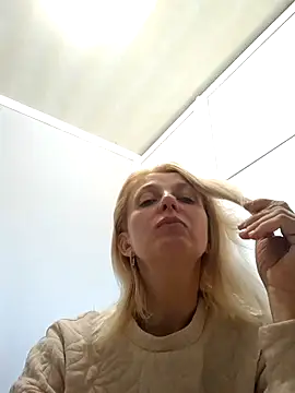 MiaLove183 online show from April 2026 11:23:02 AM