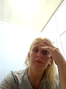 MiaLove183 online show from July 2026 01:35:02 PM