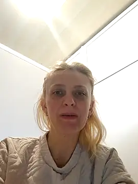 MiaLove183 online show from April 2026 07:56:01 AM